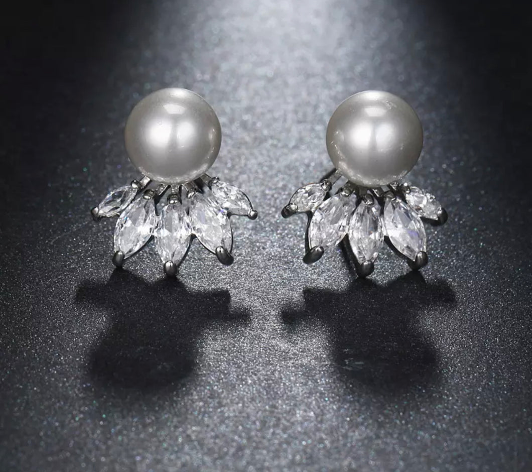 Pearl & Diamanté stud Earrings